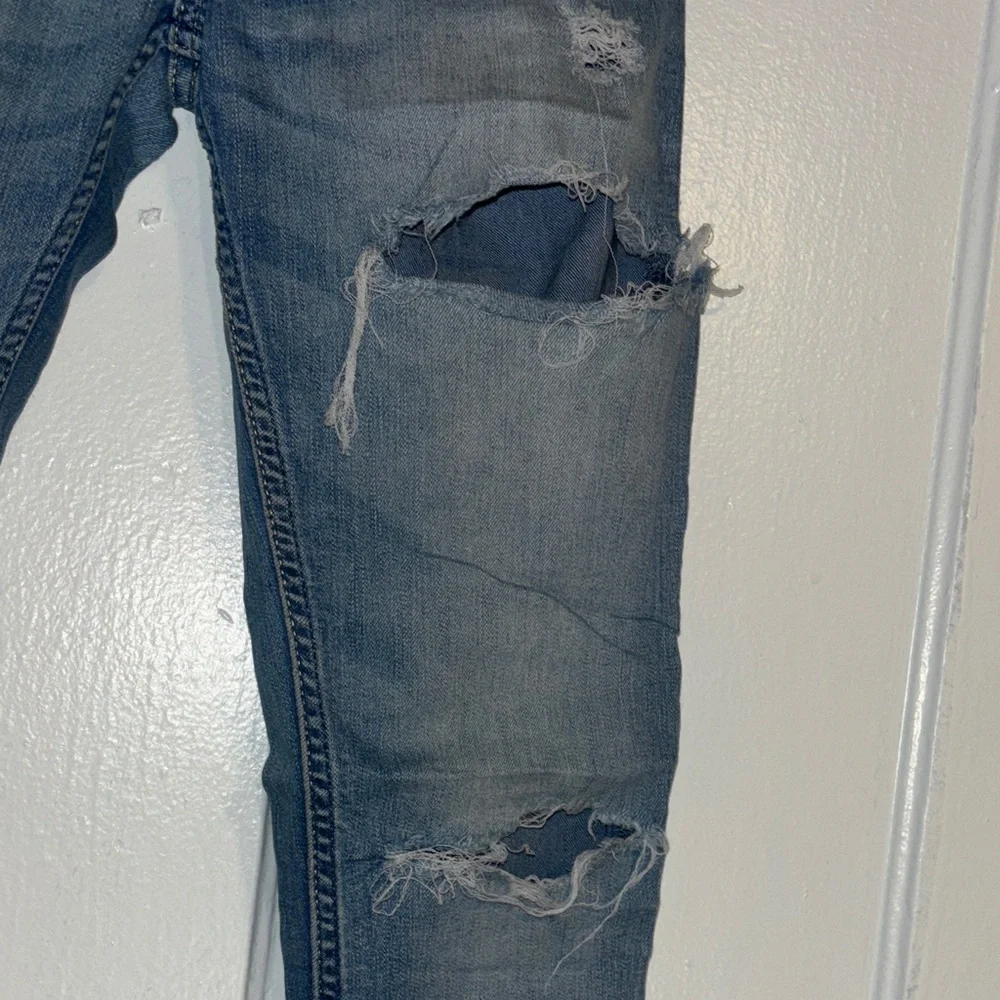 Hollister Women's Light Blue distressed Jeans size 24